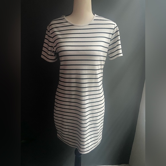 TOBI Striped White Tee Shirt Dress - Small - Picture 2 of 9